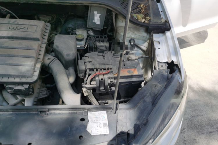 Used Volkswagen Jetta 2013 1.6L Manual Fashion Edition Engine Bay Left