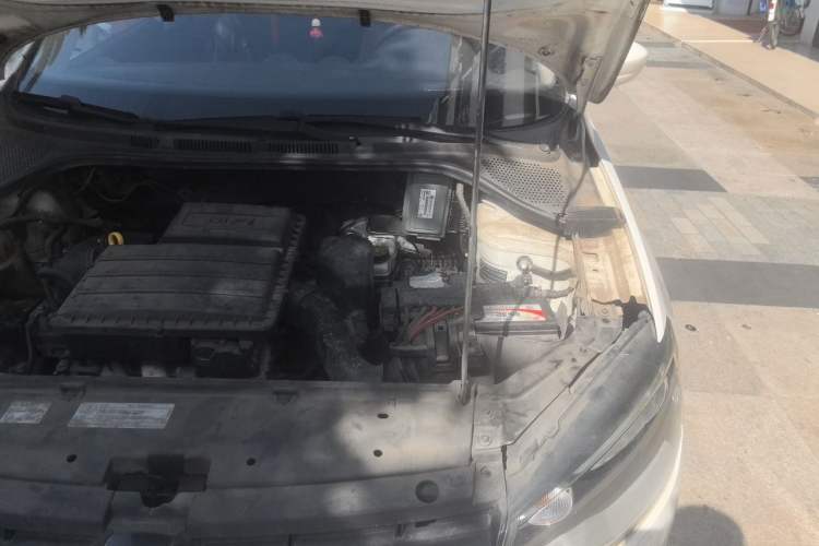 Used Volkswagen Jetta 2013 1.4L Manual Fashion Model Engine Bay Left