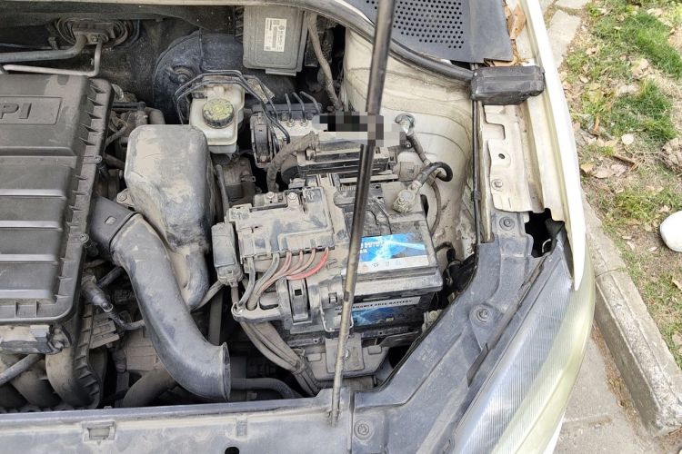 Used Volkswagen Jetta 2013 1.6L Automatic Comfort Model Engine Bay Left