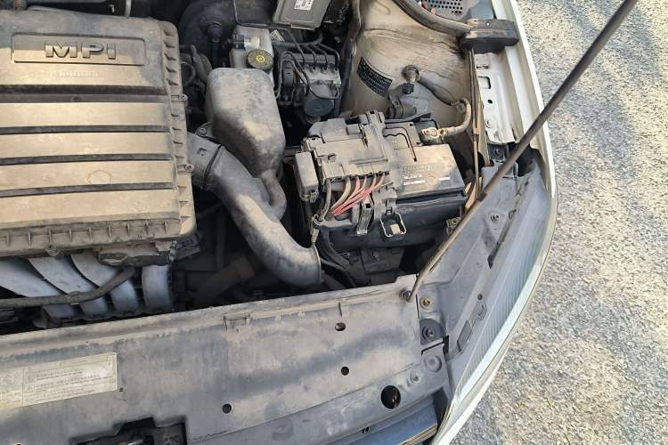 Used Volkswagen Jetta 2013 1.6L Manual Fashion Edition Engine Bay Left