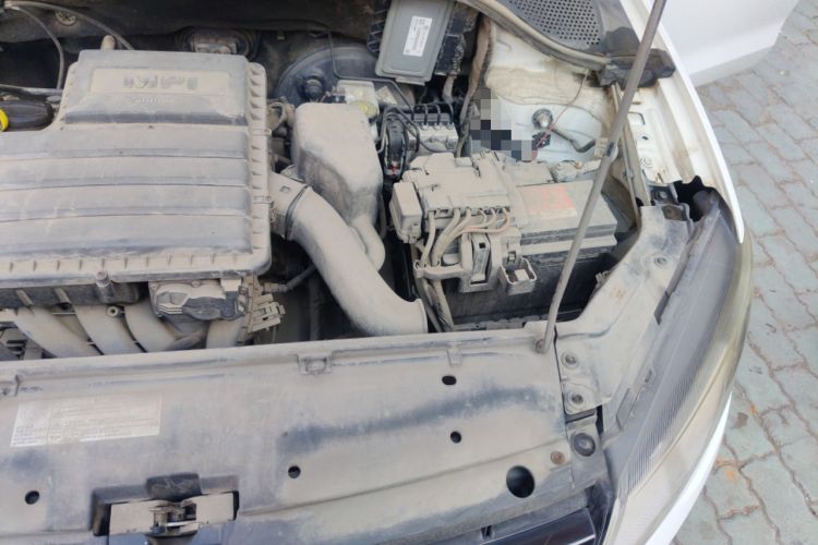 Used Volkswagen Jetta 2013 1.6L Manual Fashion Edition Engine Bay Left