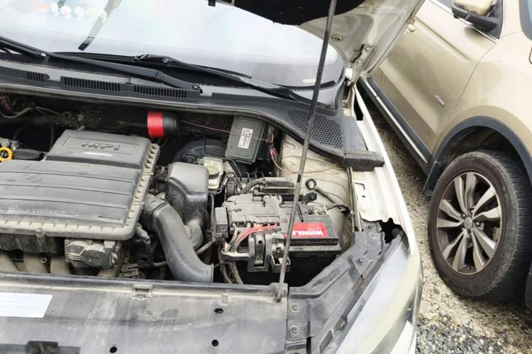 Used Volkswagen Jetta 2013 1.6L Automatic Fashion Model Engine Bay Left