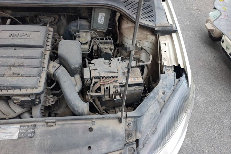 Used Volkswagen Jetta 2013 1.6L Manual Fashion Edition Engine Bay Left