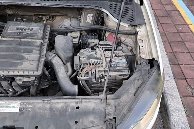 Used Volkswagen Jetta 2013 1.6L Automatic Fashion Model Engine Bay Left