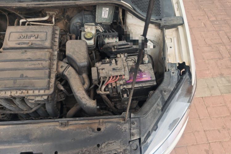 Used Volkswagen Jetta 2013 1.6L Automatic Luxury Model Engine Bay Left