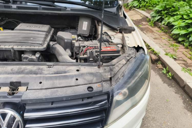 Used Volkswagen Jetta 2013 1.6L Manual Fashion Edition Engine Bay Left