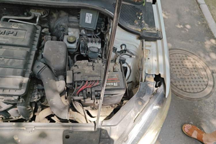 Used Volkswagen Jetta 2013 1.6L Manual Fashion Edition Engine Bay Left