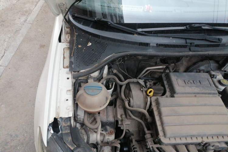 Used Volkswagen Jetta 2013 1.6L Automatic Comfort Model Engine Bay Right
