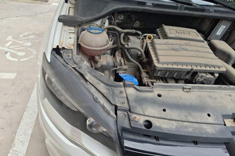 Used Volkswagen Jetta 2013 1.4L Manual Fashion Model Engine Bay Right