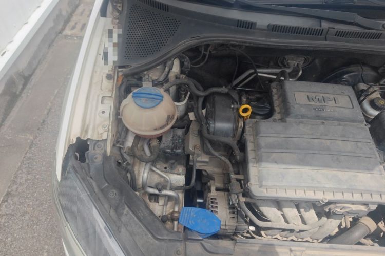 Used Volkswagen Jetta 2013 1.6L Automatic Luxury Model Engine Bay Right