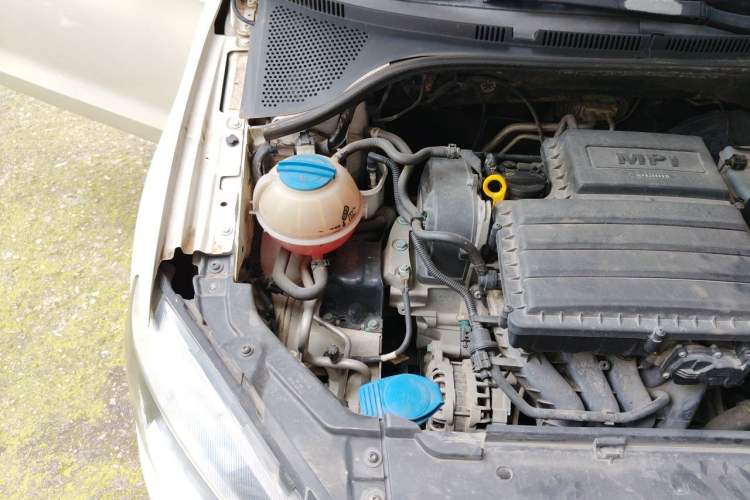 Used Volkswagen Jetta 2013 1.6L Manual Comfort Model Engine Bay Right