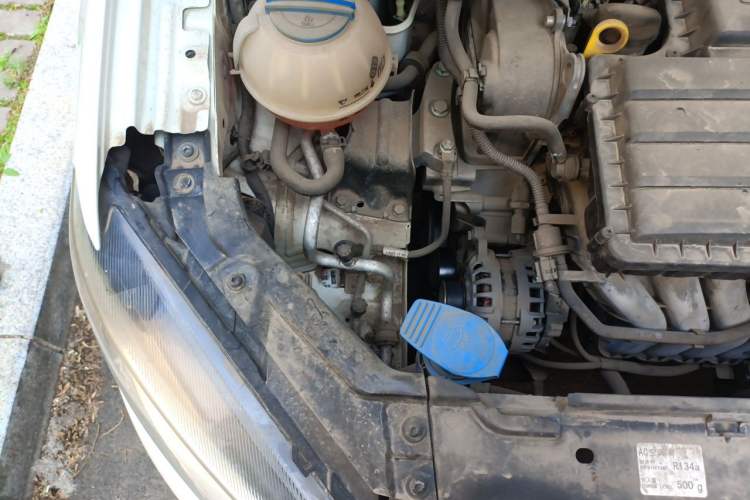 Used Volkswagen Jetta 2013 1.6L Manual Fashion Edition Engine Bay Right