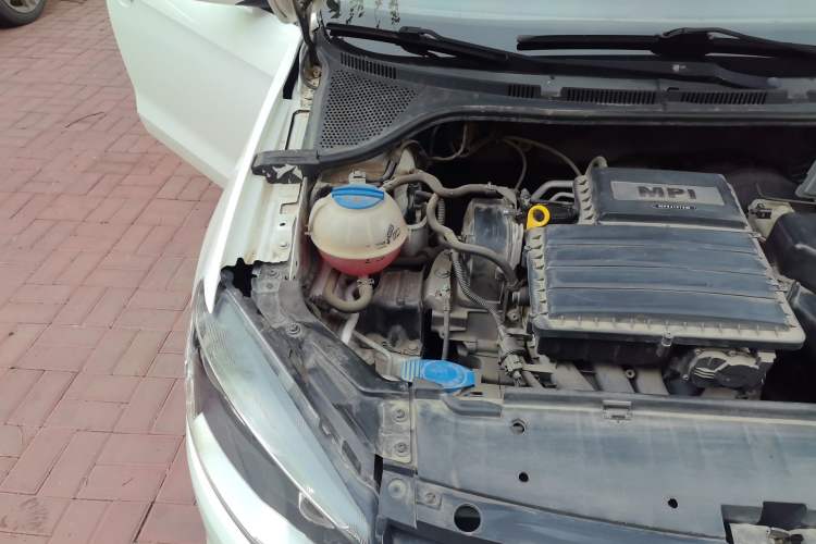 Used Volkswagen Jetta 2013 1.6L Manual Fashion Edition Engine Bay Right