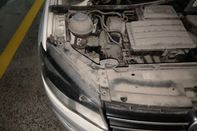 Used Volkswagen Jetta 2013 1.6L Manual Comfort Model Engine Bay Right