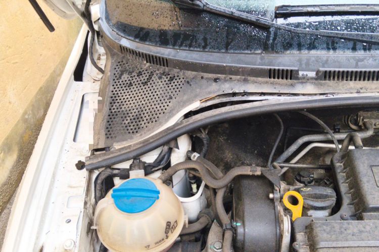 Used Volkswagen Jetta 2013 1.4L Manual Comfort Model Engine Bay Right
