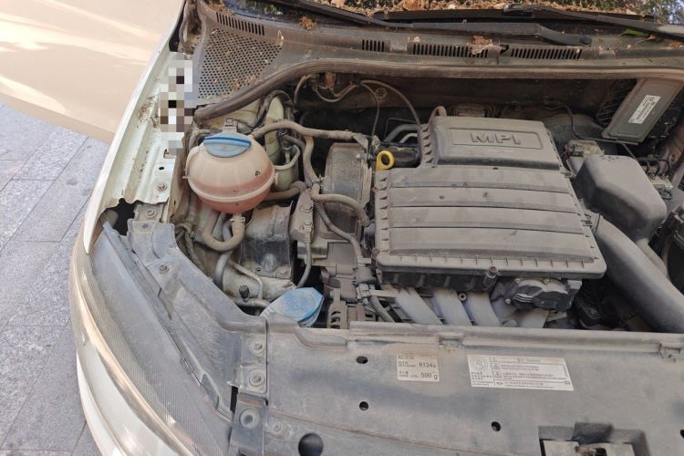 Used Volkswagen Jetta 2013 1.6L Manual Fashion Edition Engine Bay Right
