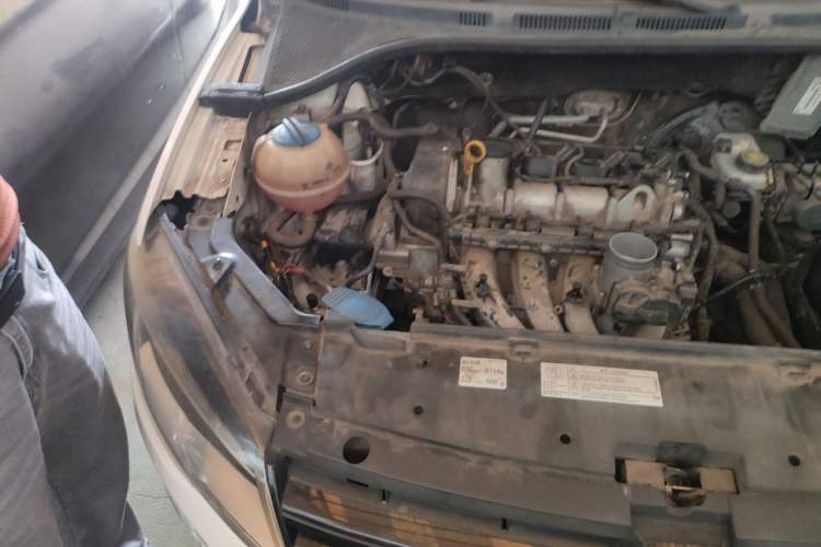 Used Volkswagen Jetta 2013 1.6L Manual Fashion Edition Engine Bay Right