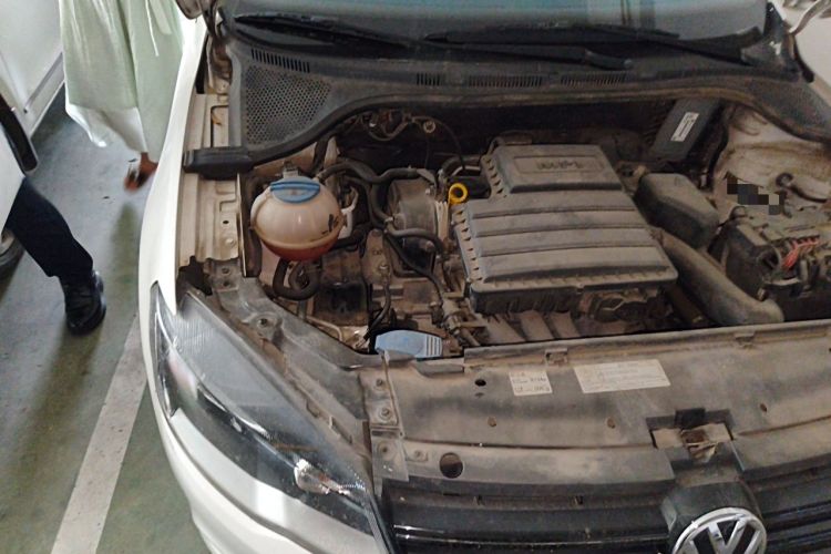 Used Volkswagen Jetta 2013 1.6L Manual Fashion Edition Engine Bay Right