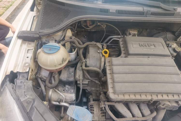 Used Volkswagen Jetta 2013 1.6L Manual Comfort Model Engine Bay Right
