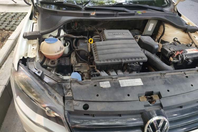 Used Volkswagen Jetta 2013 1.6L Manual Fashion Edition Engine Bay Right