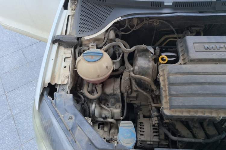 Used Volkswagen Jetta 2013 1.6L Manual Fashion Edition Engine Bay Right