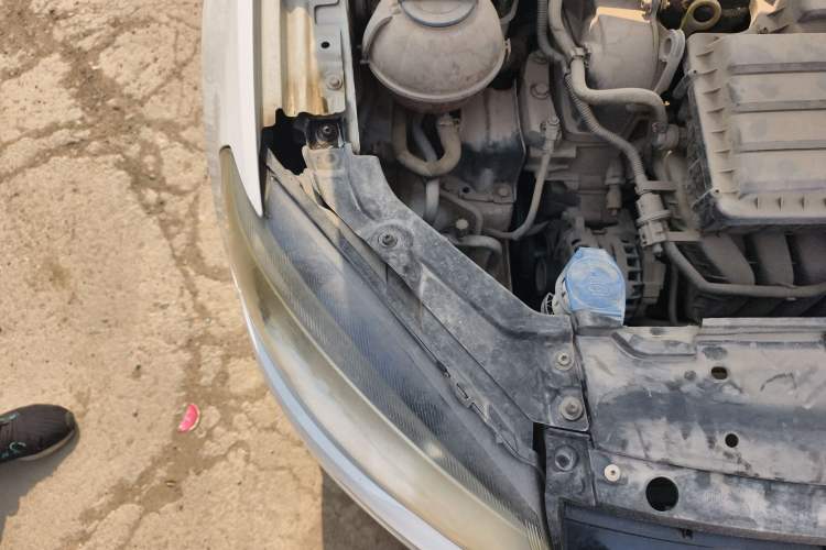 Used Volkswagen Jetta 2013 1.4L Manual Fashion Model Engine Bay Right