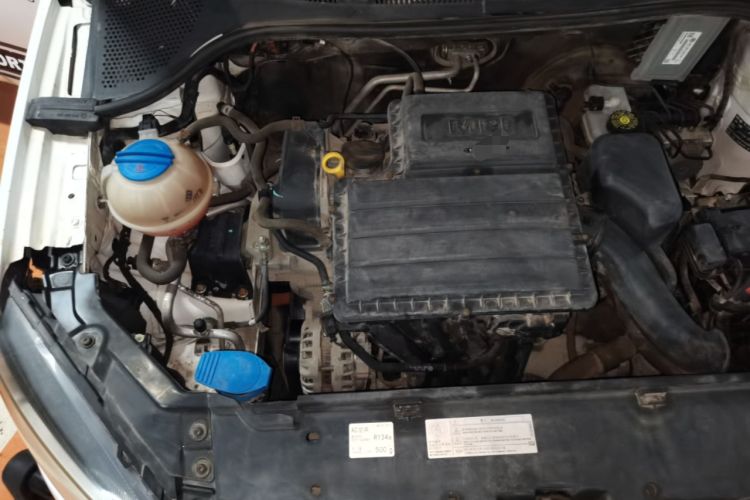 Used Volkswagen Jetta 2013 1.4L Manual Fashion Model Engine Bay Right