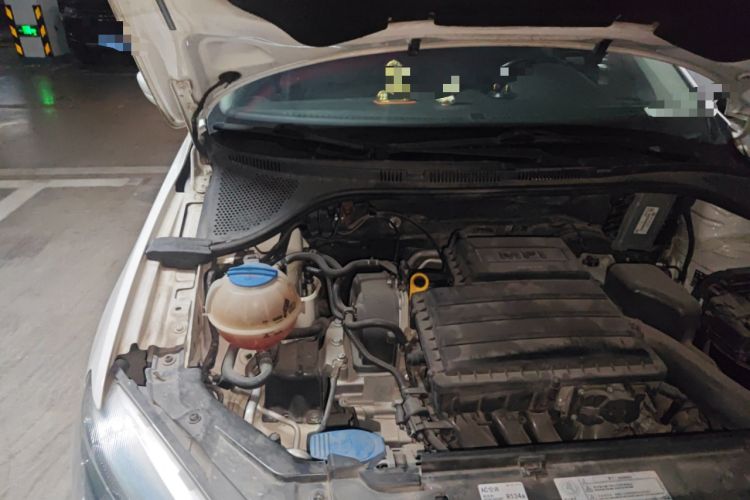 Used Volkswagen Jetta 2013 1.6L Automatic Luxury Model Engine Bay Right