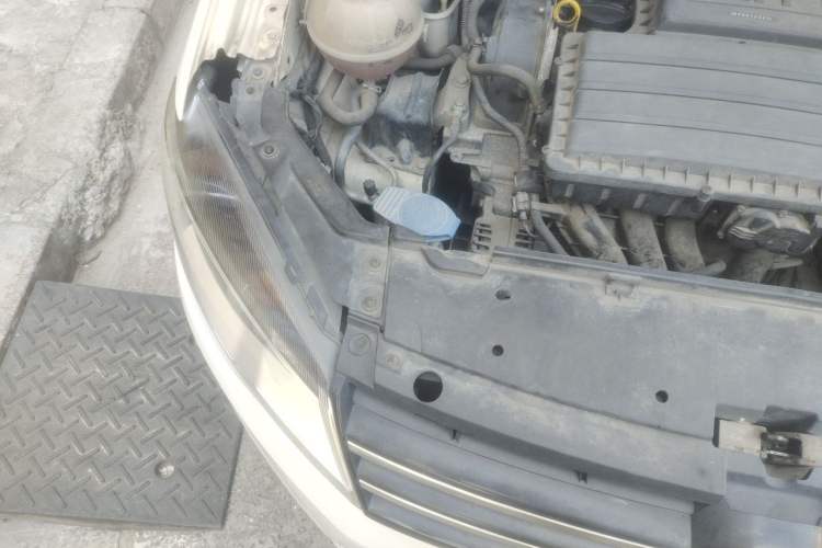 Used Volkswagen Jetta 2013 1.6L Automatic Comfort Model Engine Bay Right