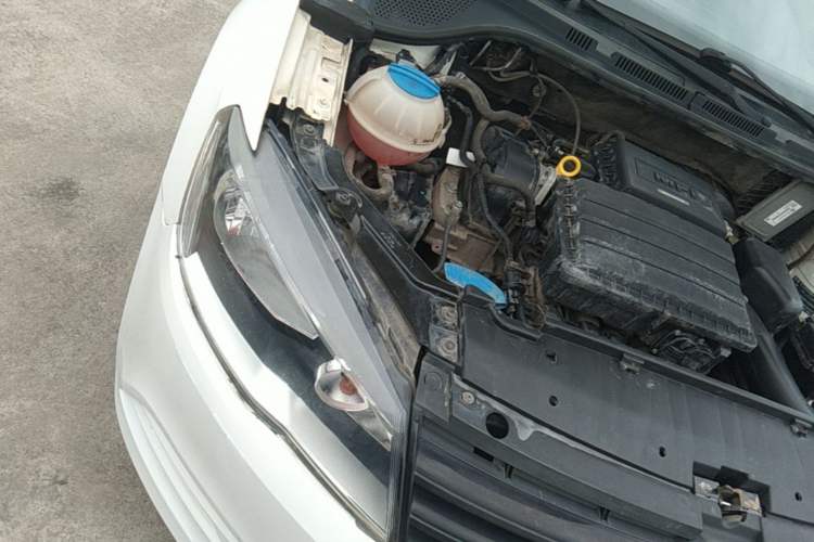 Used Volkswagen Jetta 2013 1.6L Manual Fashion Edition Engine Bay Right