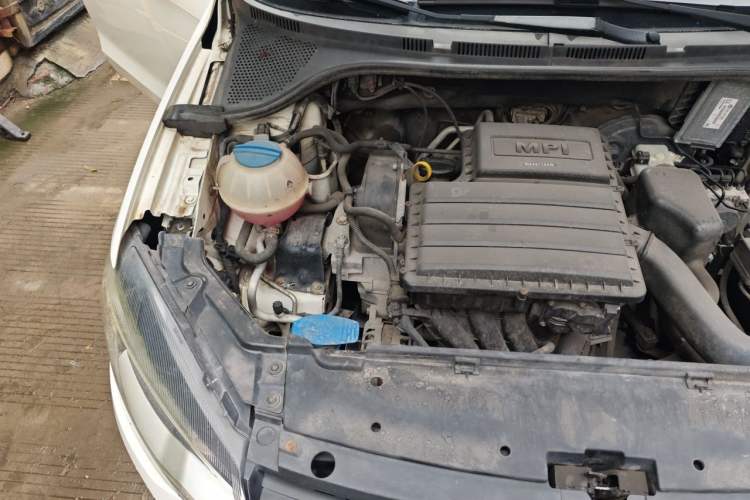 Used Volkswagen Jetta 2013 1.4L Manual Fashion Model Engine Bay Right