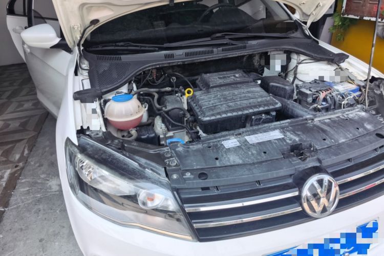 Used Volkswagen Jetta  Engine Bay Right