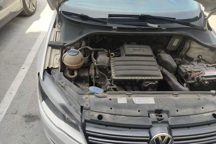 Used Volkswagen Jetta 2013 1.6L Manual Comfort Model Engine Bay Right