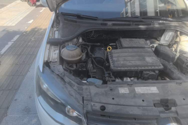 Used Volkswagen Jetta 2013 1.4L Manual Fashion Model Engine Bay Right