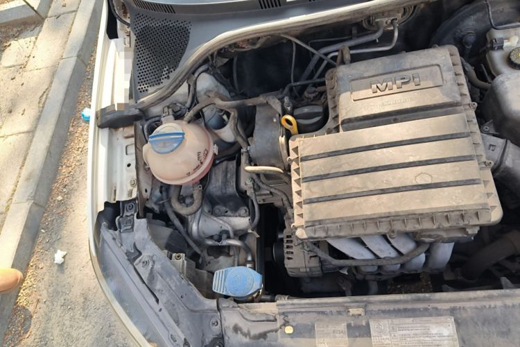 Used Volkswagen Jetta 2013 1.6L Manual Fashion Edition Engine Bay Right