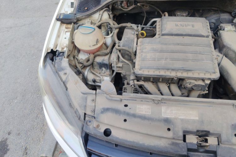 Used Volkswagen Jetta 2013 1.6L Manual Fashion Edition Engine Bay Right