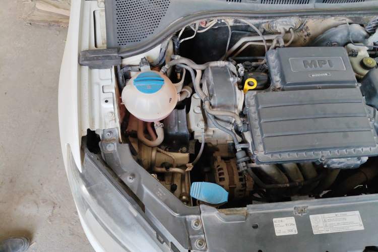 Used Volkswagen Jetta 2013 1.6L Manual Fashion Edition Engine Bay Right
