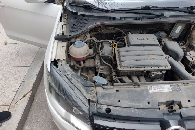 Used Volkswagen Jetta 2013 1.6L Manual Fashion Edition Engine Bay Right