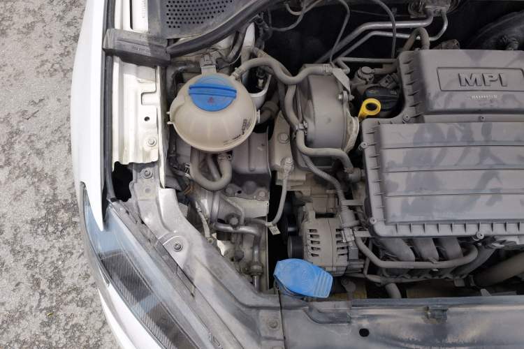 Used Volkswagen Jetta 2013 1.4L Manual Fashion Model Engine Bay Right