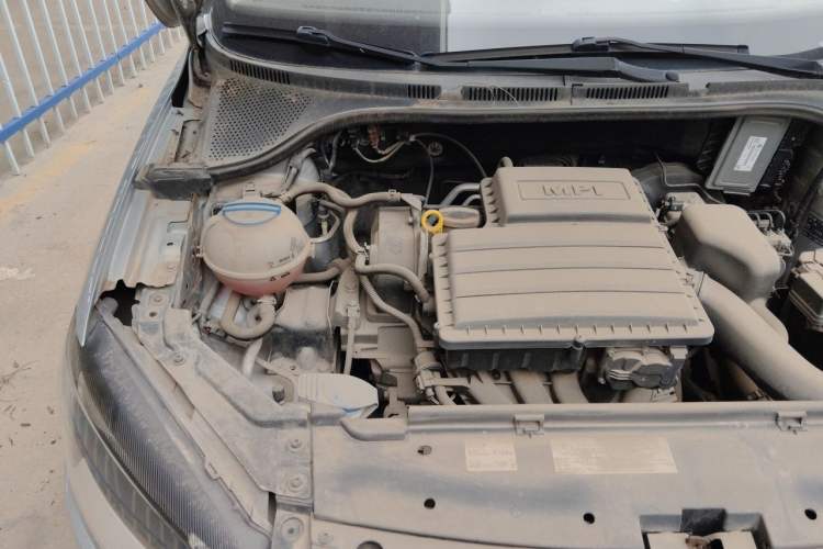 Used Volkswagen Jetta 2013 1.4L Manual Fashion Model Engine Bay Right