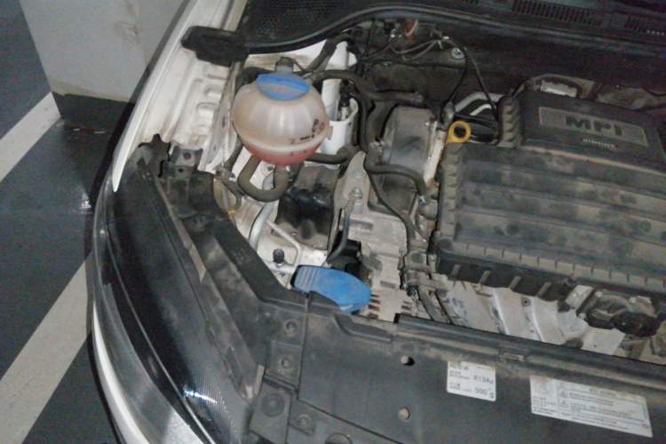 Used Volkswagen Jetta 2013 1.6L Automatic Comfort Model Engine Bay Right