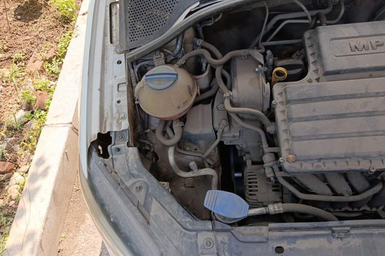 Used Volkswagen Jetta 2013 1.6L Manual Fashion Edition Engine Bay Right