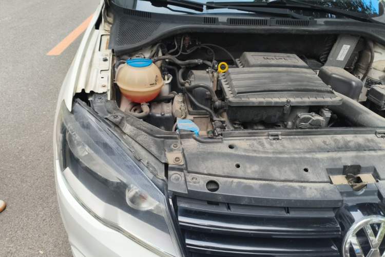 Used Volkswagen Jetta 2013 1.6L Manual Fashion Edition Engine Bay Right