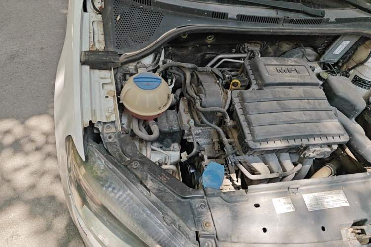 Used Volkswagen Jetta 2013 1.6L Manual Fashion Edition Engine Bay Right
