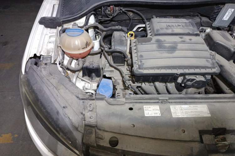 Used Volkswagen Jetta 2013 1.4L Manual Fashion Model Engine Bay Right