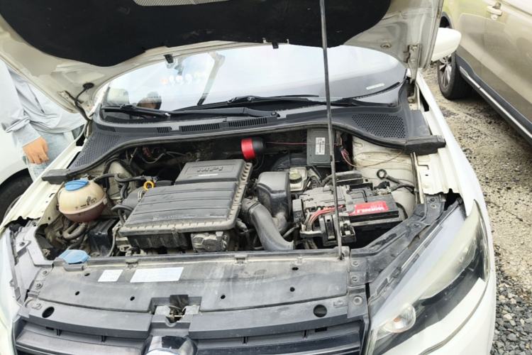 Used Volkswagen Jetta 2013 1.6L Automatic Fashion Model Engine Bay
