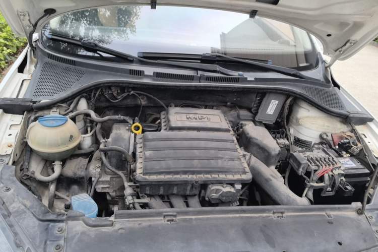 Used Volkswagen Jetta 2013 1.6L Manual Fashion Edition Engine Bay