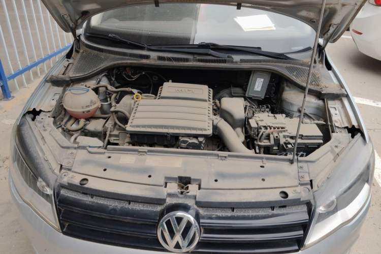 Used Volkswagen Jetta 2013 1.4L Manual Fashion Model Engine Bay