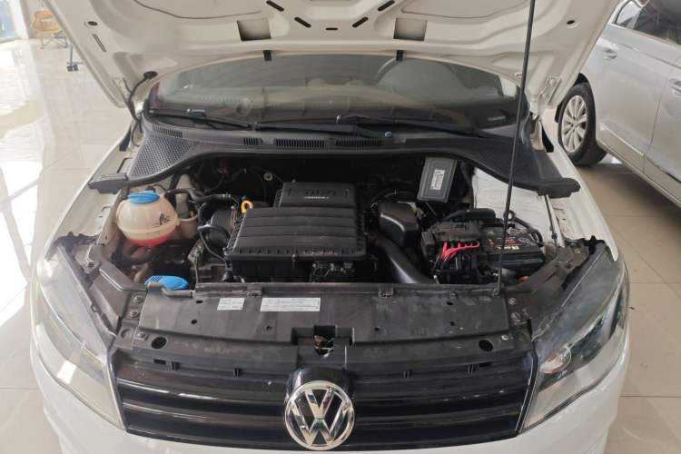 Used Volkswagen Jetta 2013 1.6L Automatic Fashion Model Engine Bay