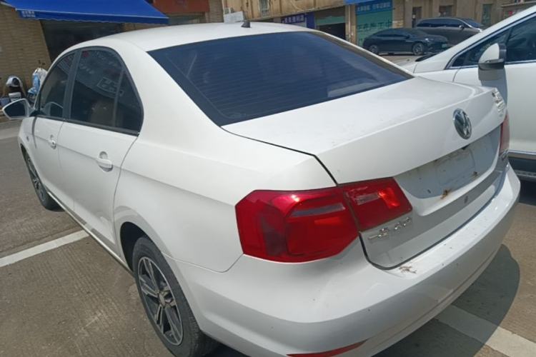 Used Volkswagen Jetta 2013 1.6L Manual Fashion Edition Exterior 2